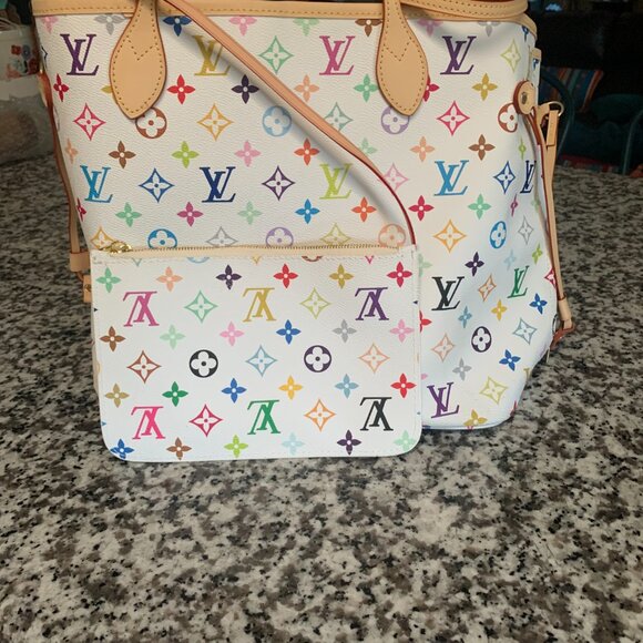 Oversized Tote - Picture 3 of 8